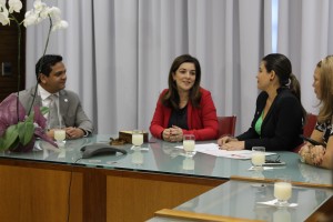 Nazaré Araújo aceita o convite de participar do evento